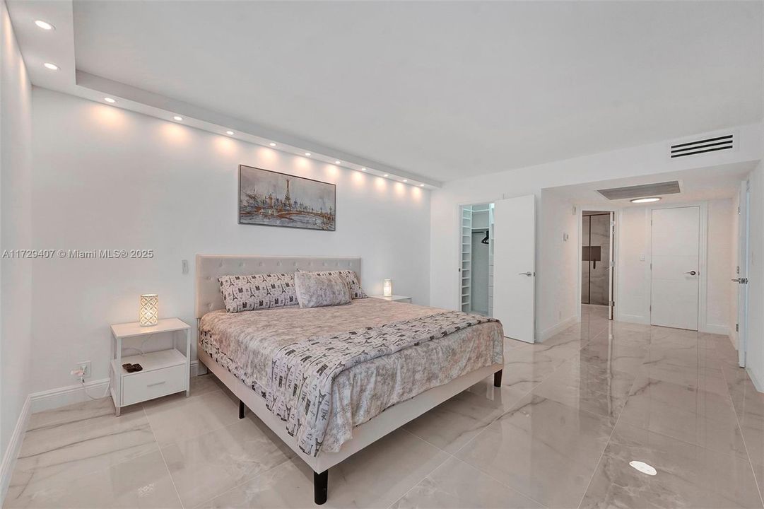 Recently Rented: $3,700 (2 beds, 2 baths, 1248 Square Feet)