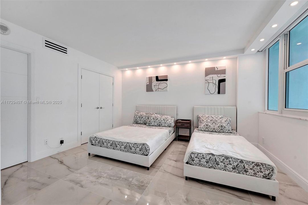 Recently Rented: $3,700 (2 beds, 2 baths, 1248 Square Feet)