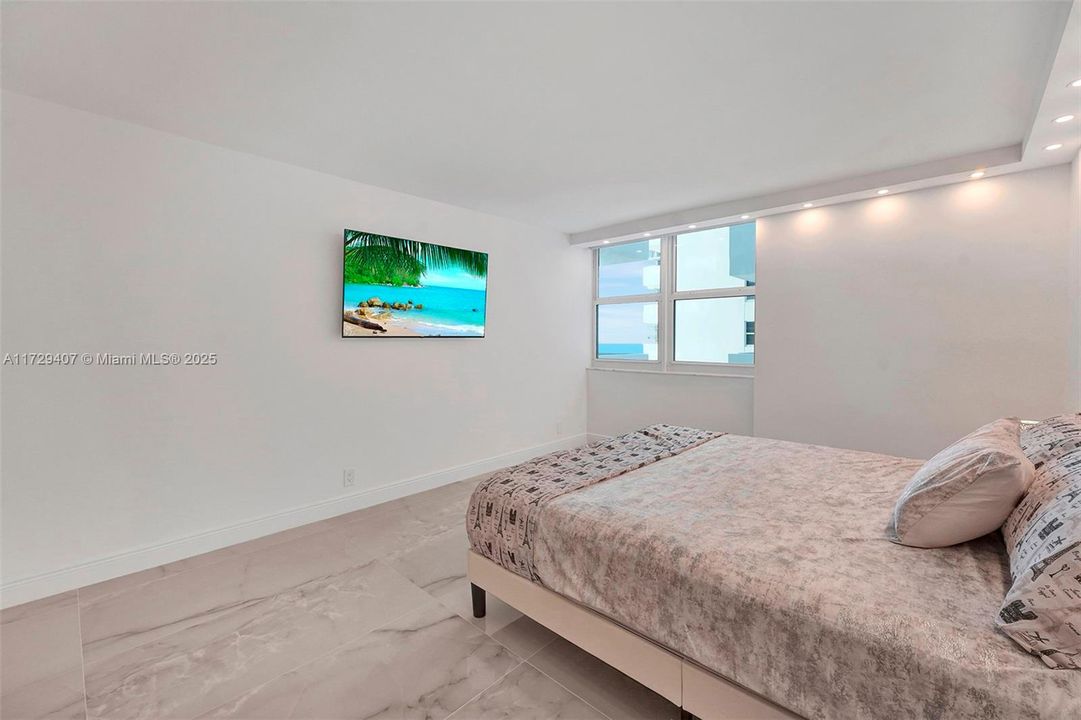 Recently Rented: $3,700 (2 beds, 2 baths, 1248 Square Feet)