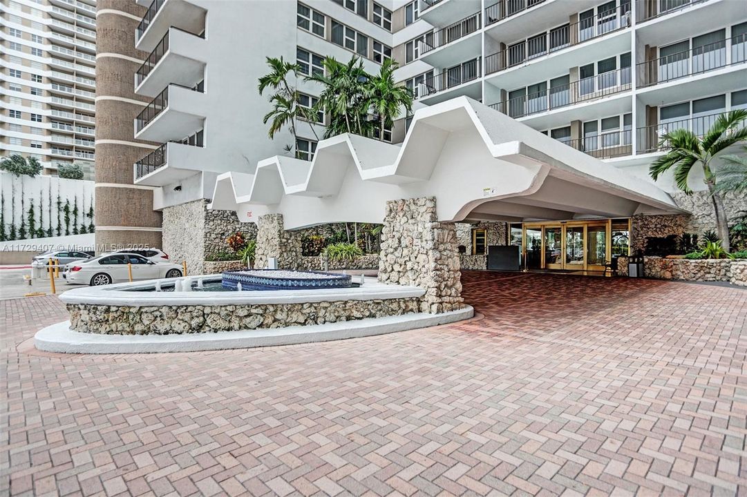 Recently Rented: $3,700 (2 beds, 2 baths, 1248 Square Feet)