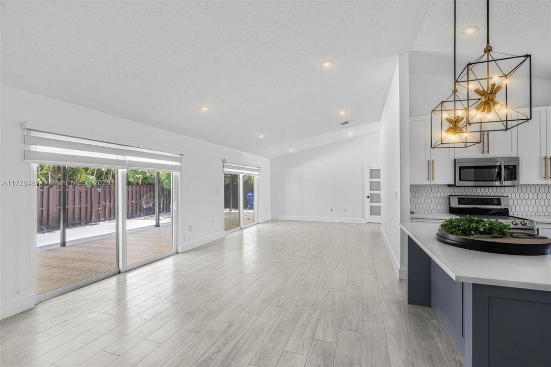 最近租的: $5,000 (5 贝兹, 2 浴室, 1937 平方英尺)