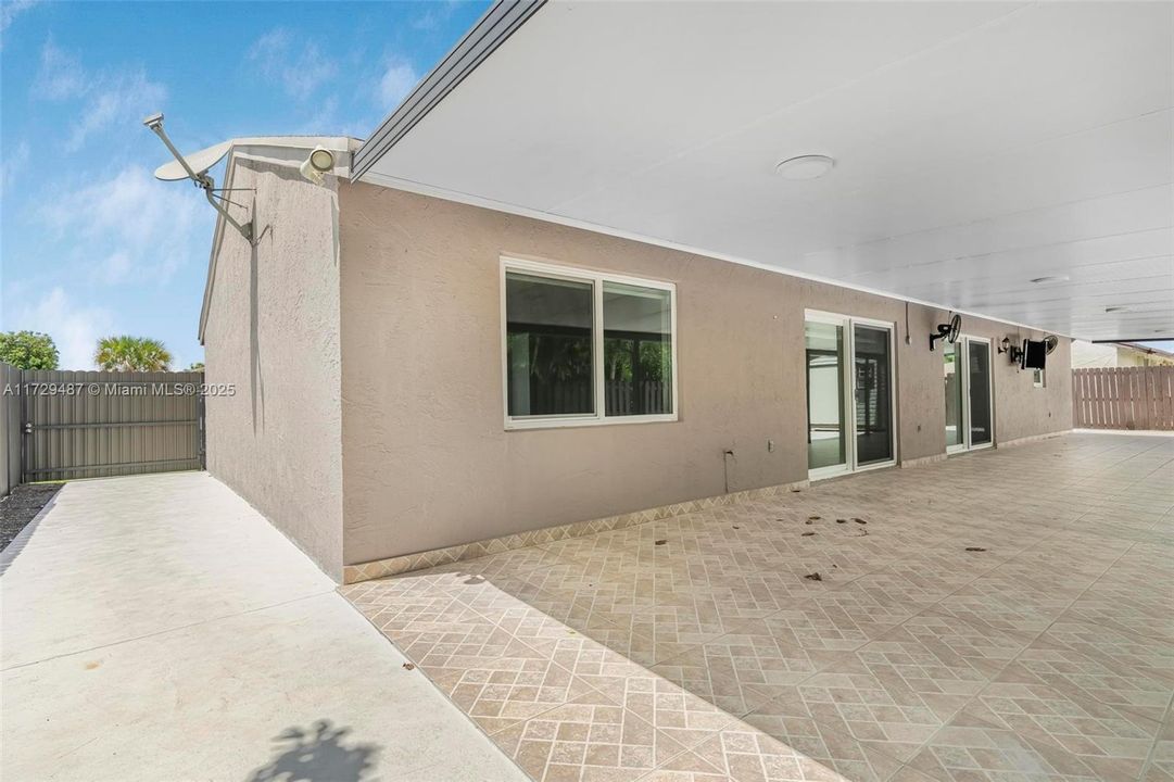 最近租的: $5,000 (5 贝兹, 2 浴室, 1937 平方英尺)