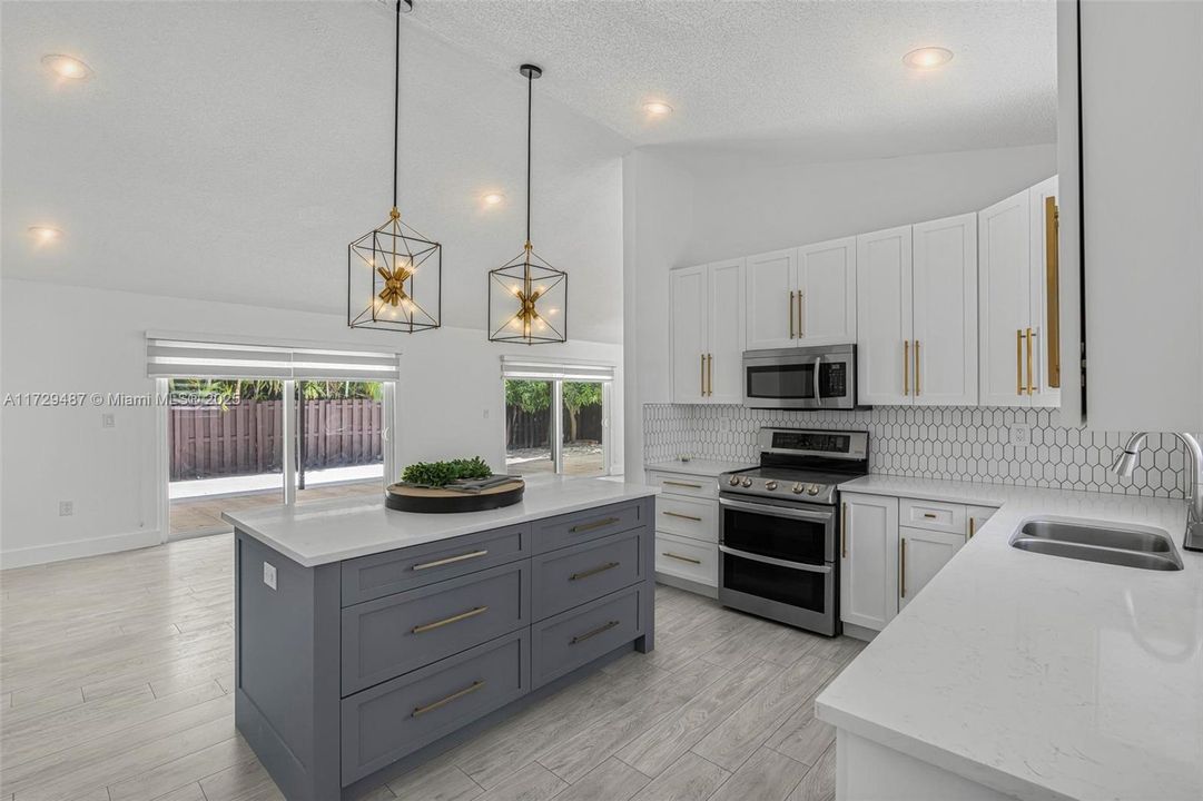 最近租的: $5,000 (5 贝兹, 2 浴室, 1937 平方英尺)