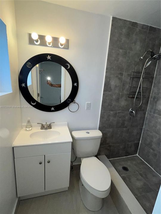 Activo con contrato: $569,000 (5 camas, 4 baños, 1347 Pies cuadrados)