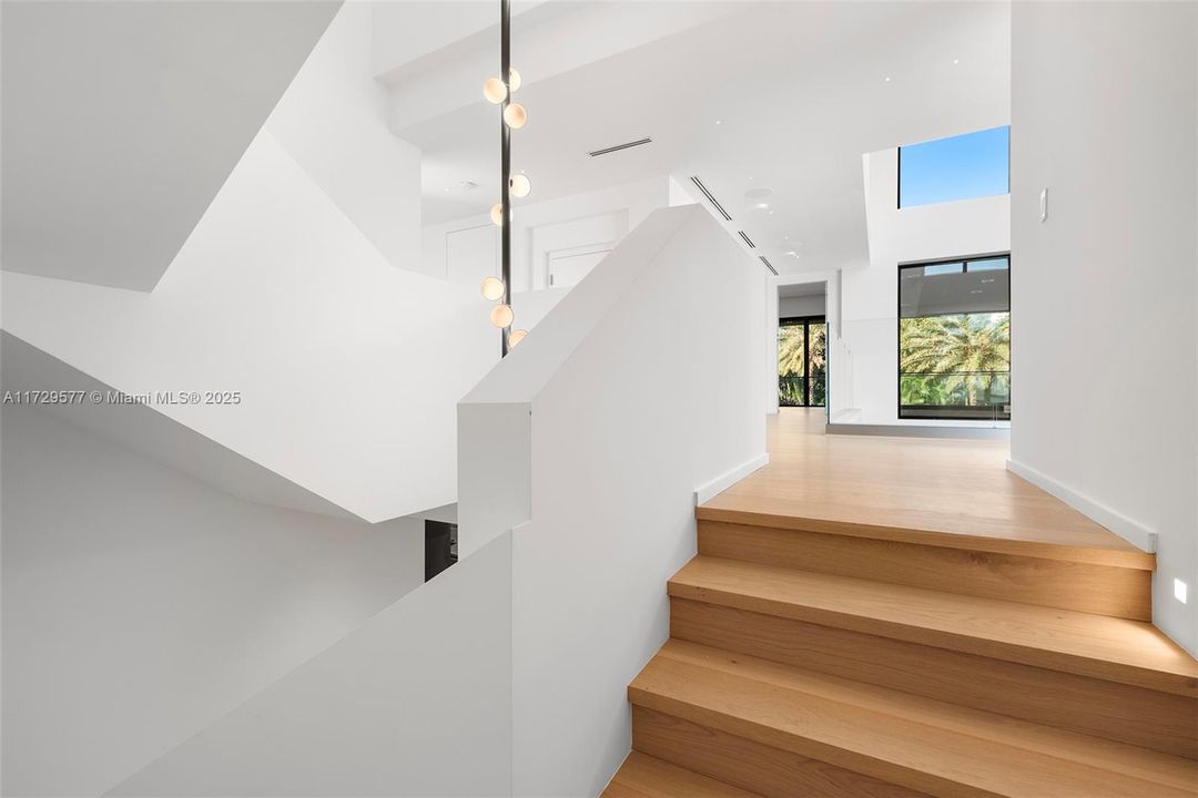 For Sale: $14,950,000 (6 beds, 7 baths, 7657 Square Feet)