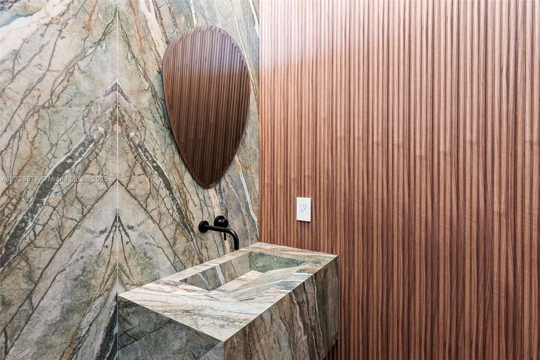 For Sale: $14,950,000 (6 beds, 7 baths, 7657 Square Feet)