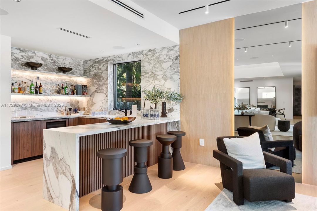 For Sale: $14,950,000 (6 beds, 7 baths, 7657 Square Feet)