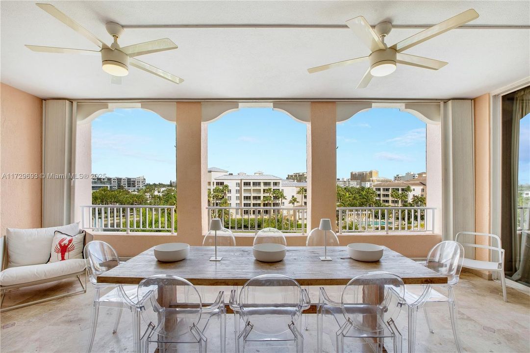 Vendido Recientemente: $2,270,000 (2 camas, 2 baños, 2060 Pies cuadrados)