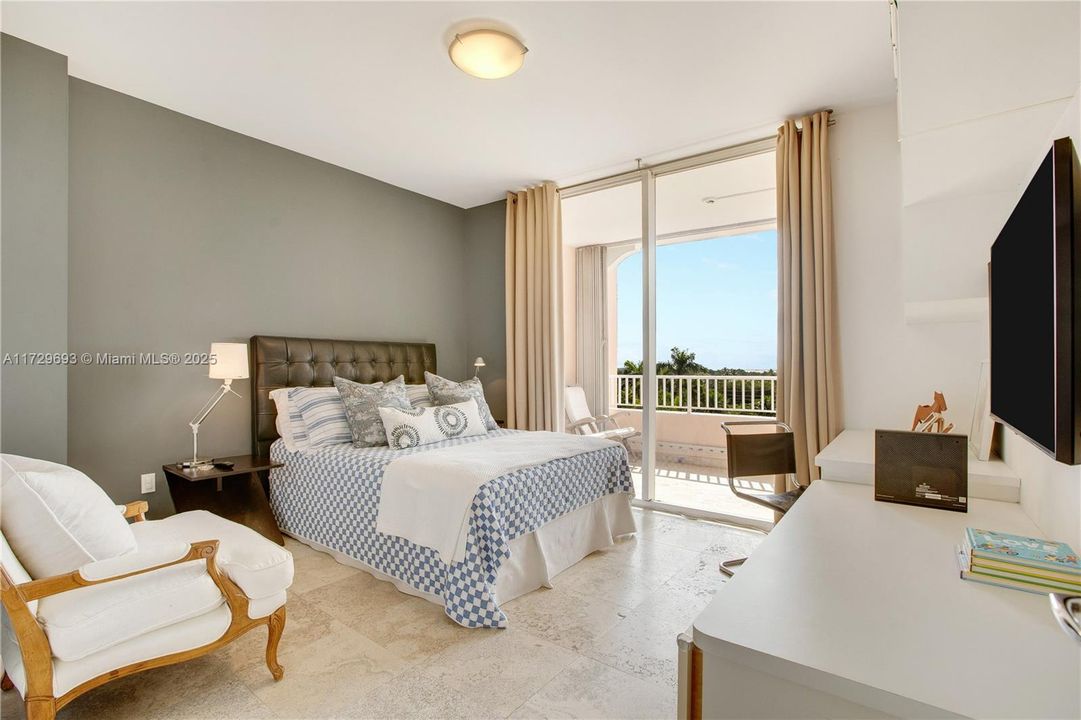 Vendido Recientemente: $2,270,000 (2 camas, 2 baños, 2060 Pies cuadrados)