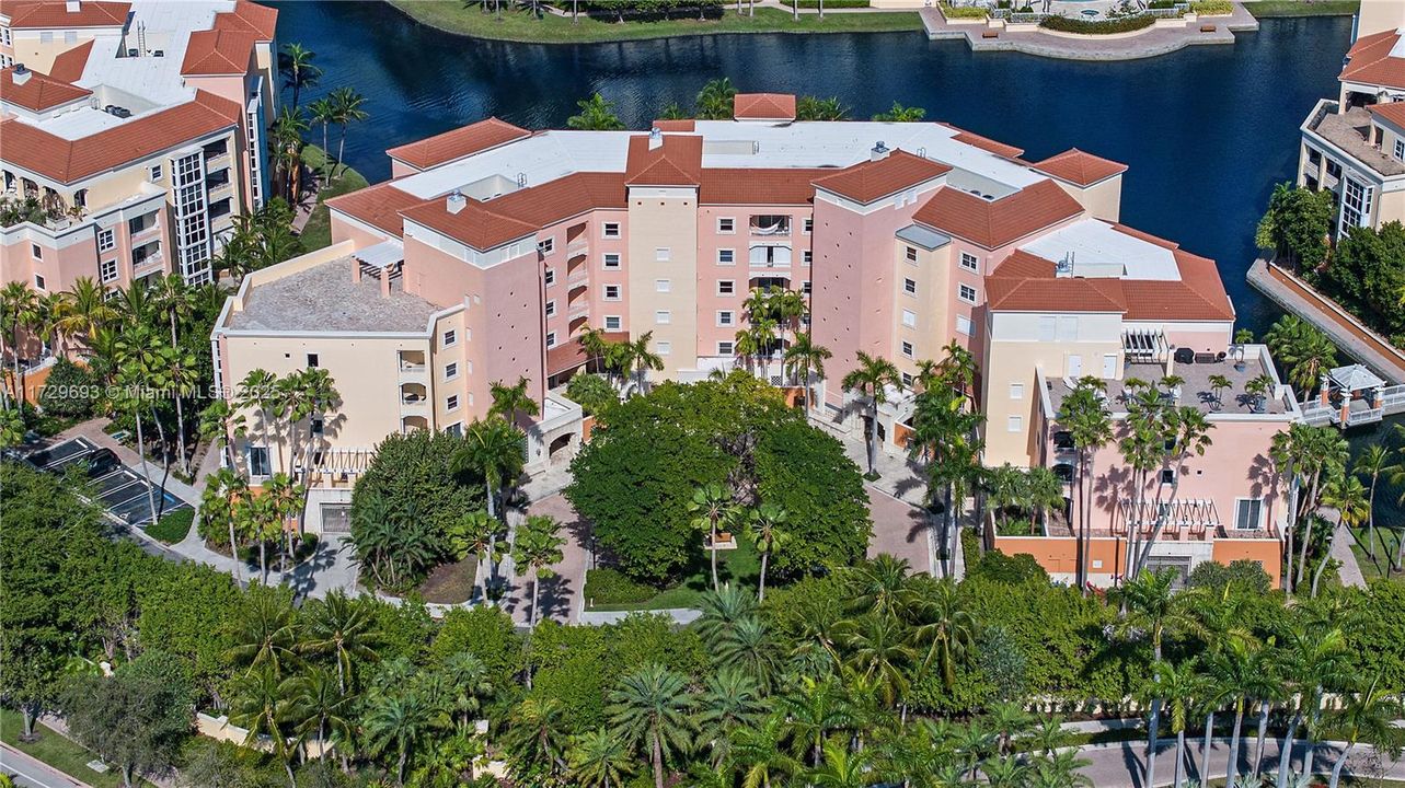 Vendido Recientemente: $2,270,000 (2 camas, 2 baños, 2060 Pies cuadrados)