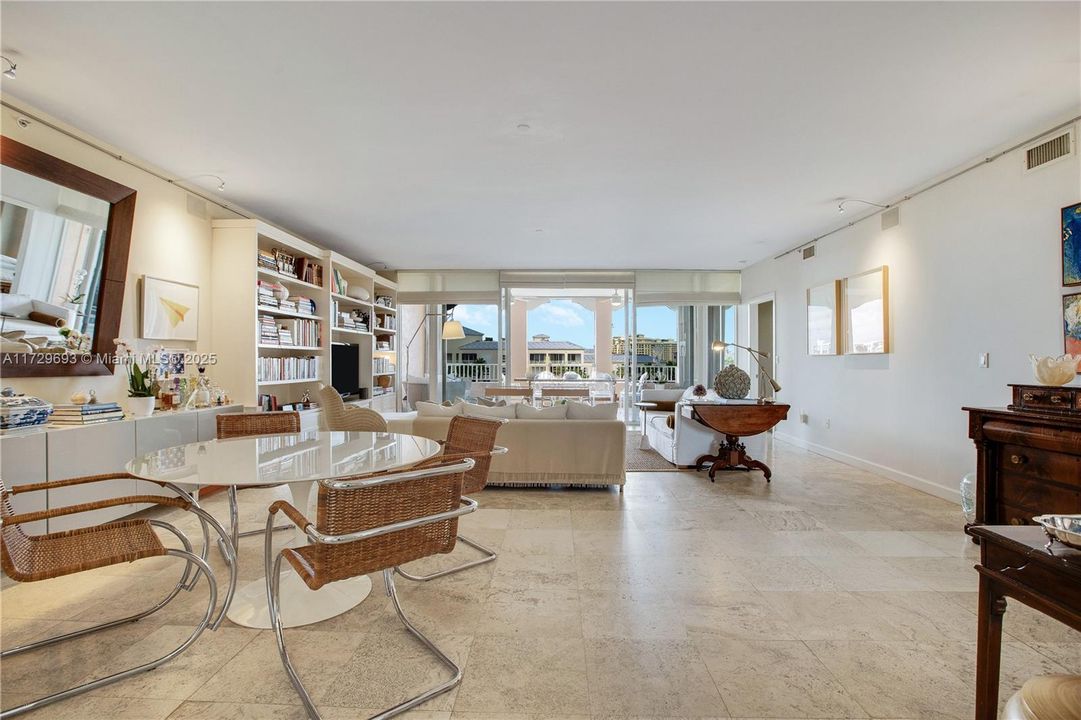 Vendido Recientemente: $2,270,000 (2 camas, 2 baños, 2060 Pies cuadrados)