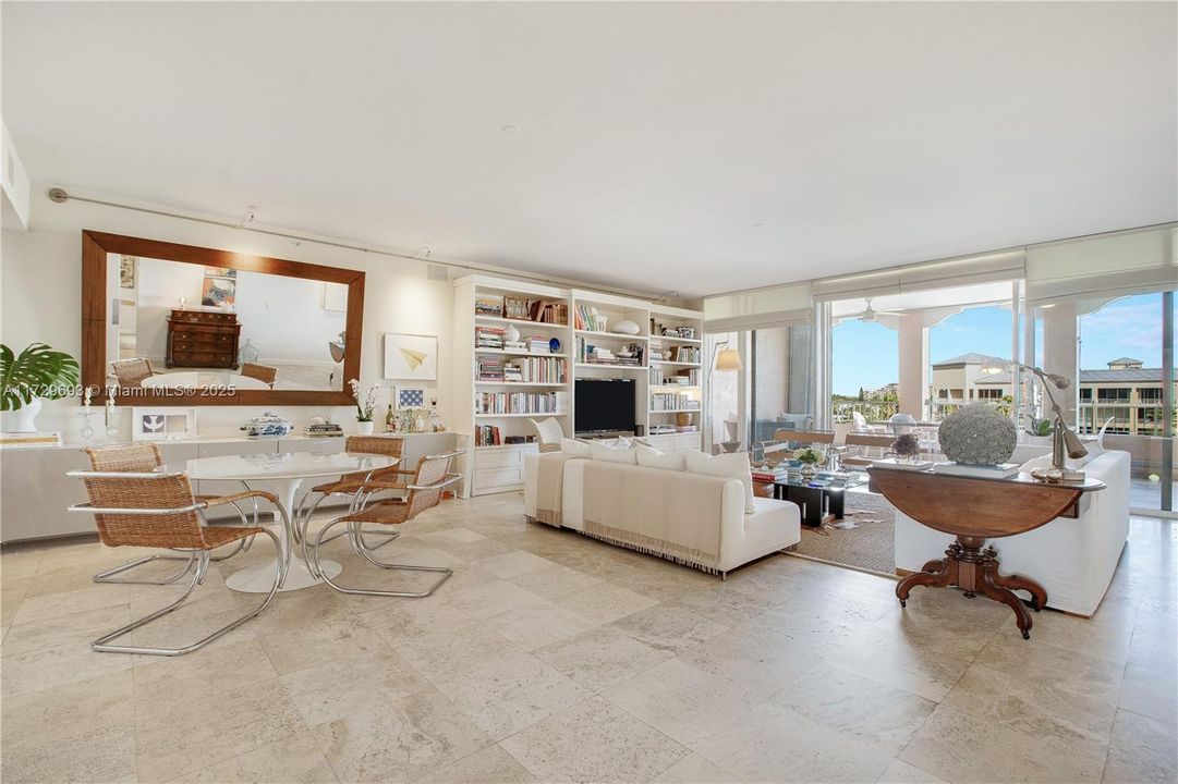 Vendido Recientemente: $2,270,000 (2 camas, 2 baños, 2060 Pies cuadrados)