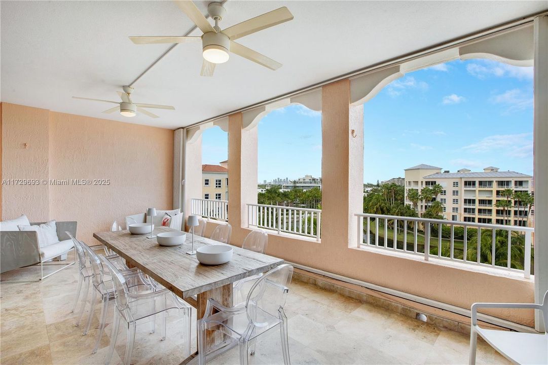 Vendido Recientemente: $2,270,000 (2 camas, 2 baños, 2060 Pies cuadrados)