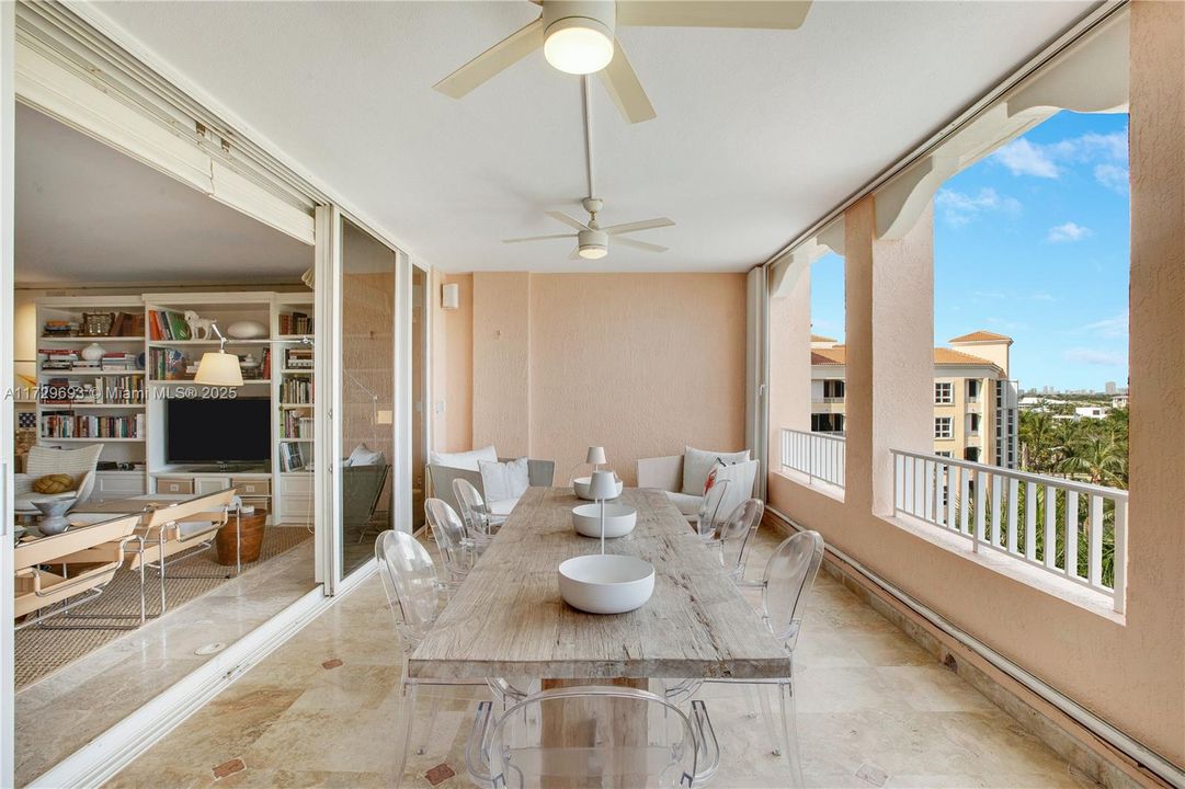 Vendido Recientemente: $2,270,000 (2 camas, 2 baños, 2060 Pies cuadrados)