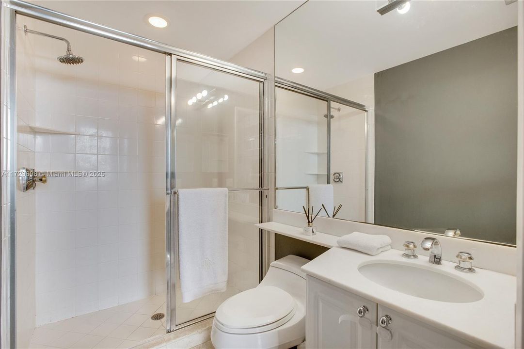 Vendido Recientemente: $2,270,000 (2 camas, 2 baños, 2060 Pies cuadrados)