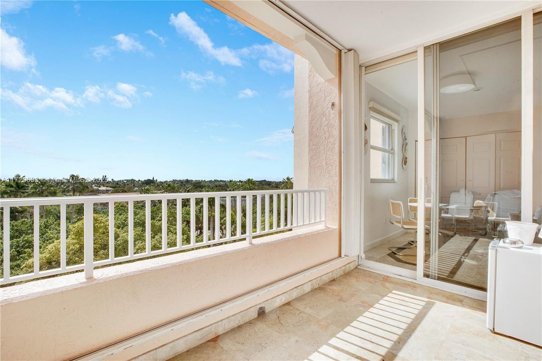 Vendido Recientemente: $2,270,000 (2 camas, 2 baños, 2060 Pies cuadrados)