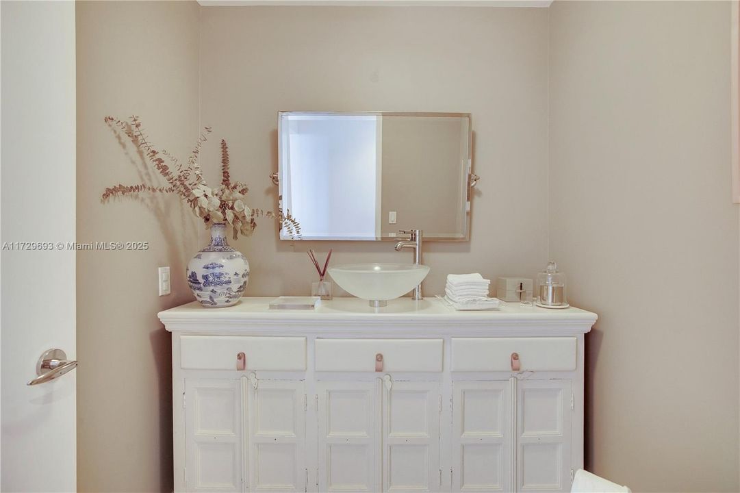 Vendido Recientemente: $2,270,000 (2 camas, 2 baños, 2060 Pies cuadrados)