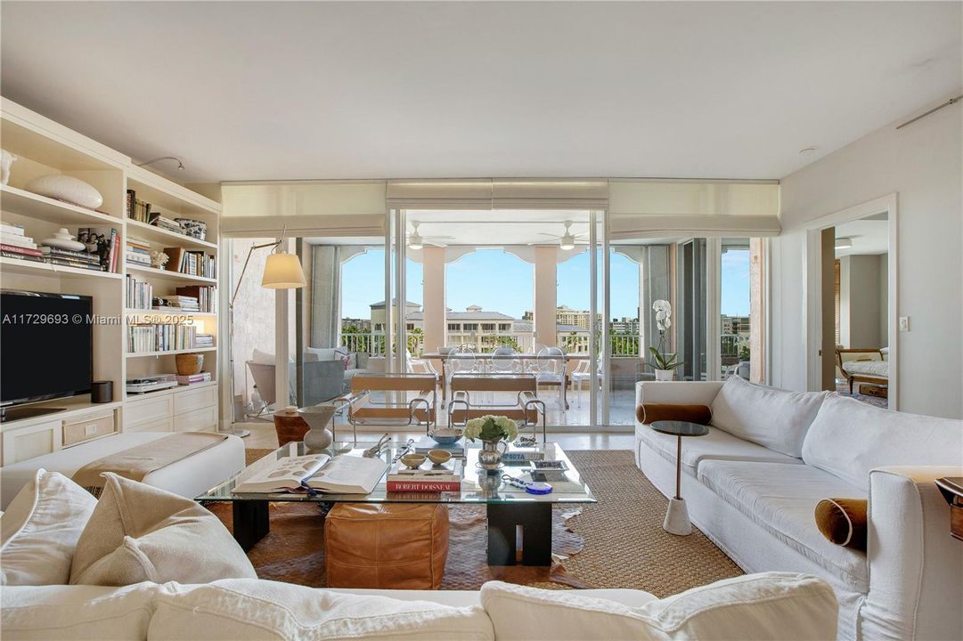 Vendido Recientemente: $2,270,000 (2 camas, 2 baños, 2060 Pies cuadrados)