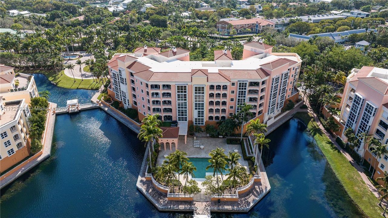 Vendido Recientemente: $2,270,000 (2 camas, 2 baños, 2060 Pies cuadrados)