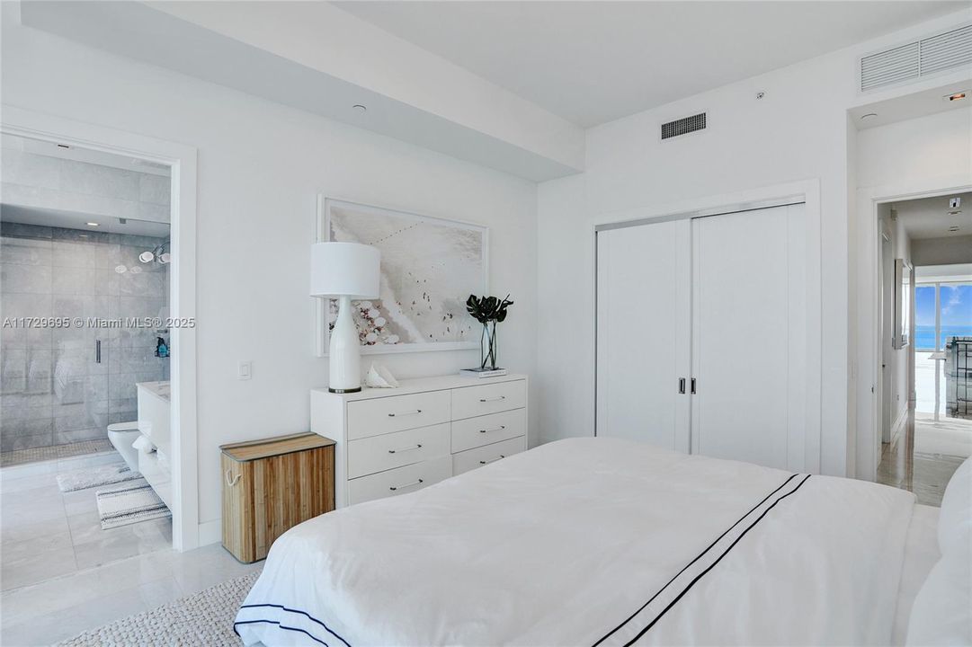 На продажу: $7,599,000 (4 спален, 5 ванн, 3252 Квадратных фут)