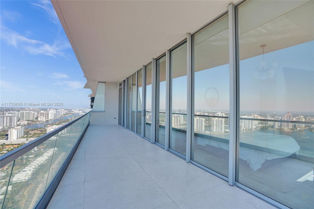 На продажу: $7,599,000 (4 спален, 5 ванн, 3252 Квадратных фут)