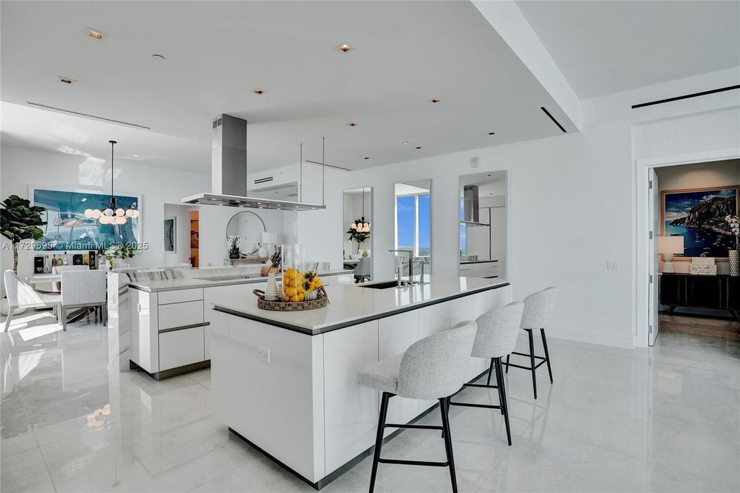 На продажу: $7,599,000 (4 спален, 5 ванн, 3252 Квадратных фут)