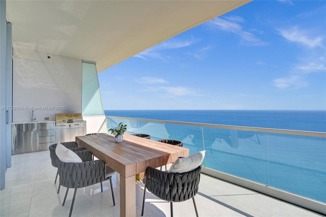 На продажу: $7,599,000 (4 спален, 5 ванн, 3252 Квадратных фут)