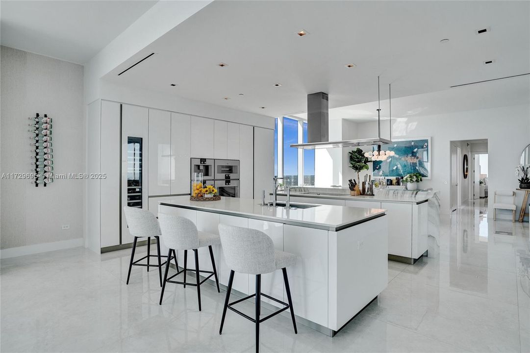 На продажу: $7,599,000 (4 спален, 5 ванн, 3252 Квадратных фут)