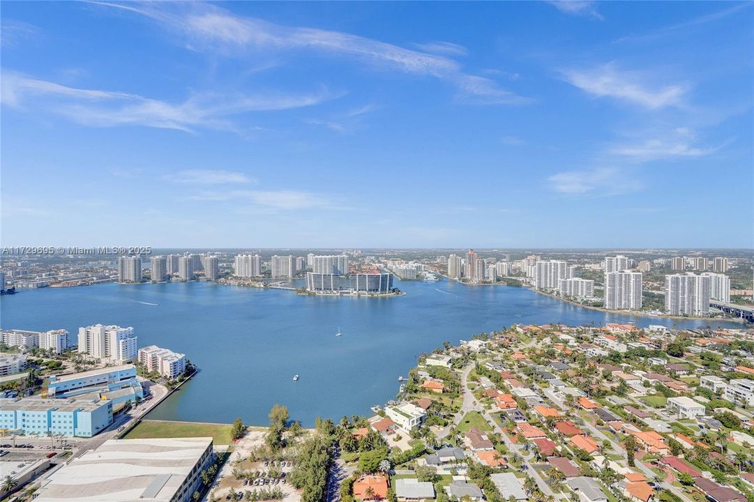 На продажу: $7,599,000 (4 спален, 5 ванн, 3252 Квадратных фут)