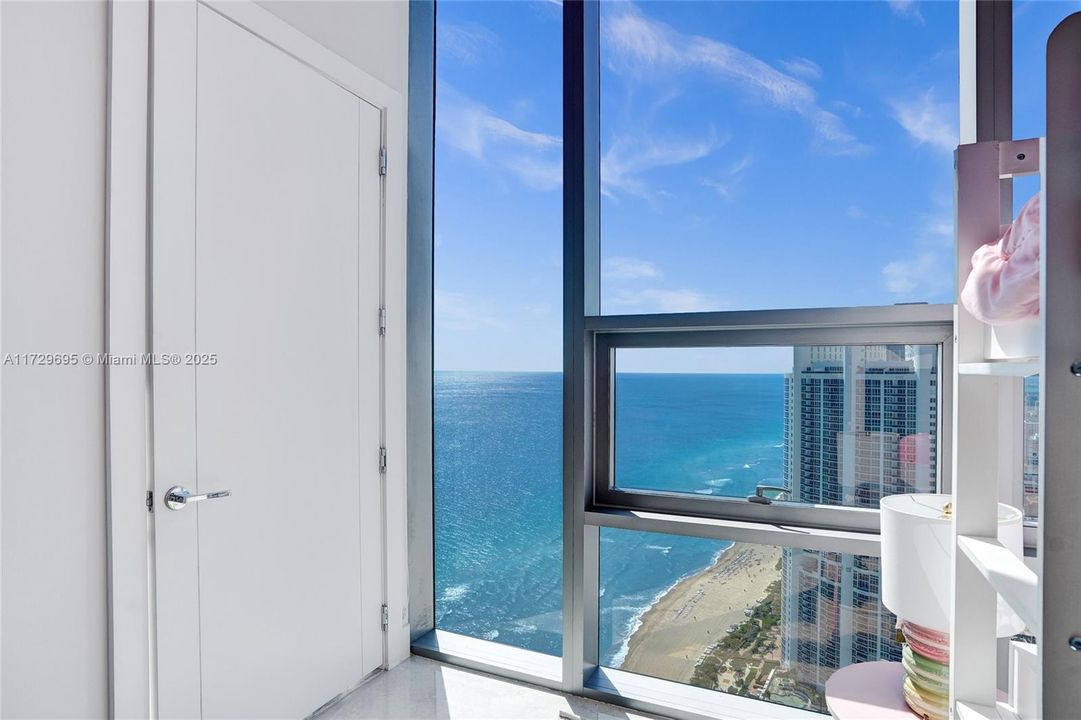 На продажу: $7,599,000 (4 спален, 5 ванн, 3252 Квадратных фут)