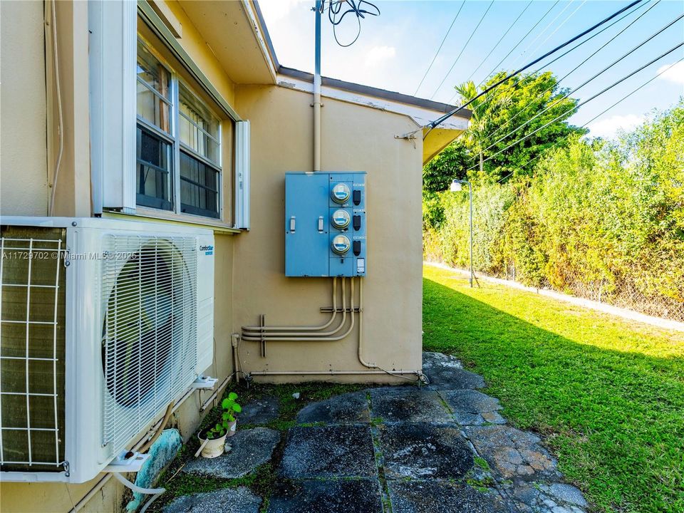 最近售出: $2,999,000 (0 贝兹, 0 浴室, 0 平方英尺)