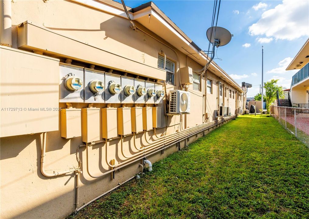 最近售出: $2,999,000 (0 贝兹, 0 浴室, 6729 平方英尺)