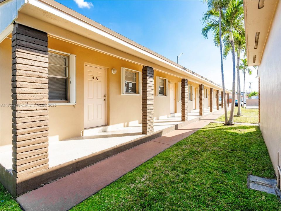 最近售出: $2,999,000 (0 贝兹, 0 浴室, 6729 平方英尺)