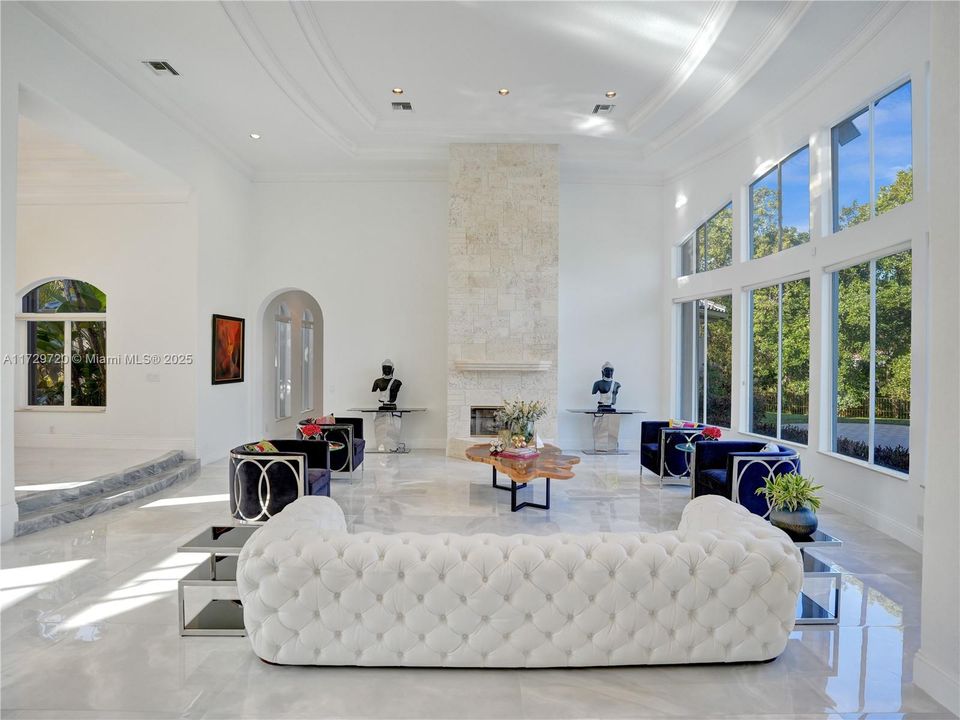 For Sale: $5,179,000 (6 beds, 6 baths, 7488 Square Feet)