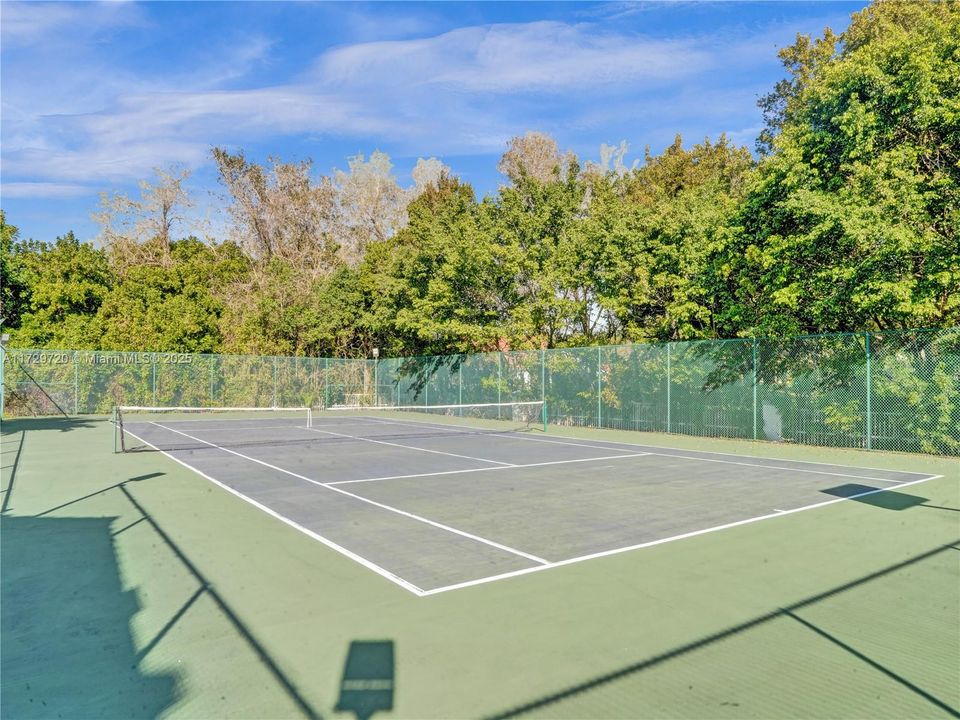 For Sale: $5,179,000 (6 beds, 6 baths, 7488 Square Feet)