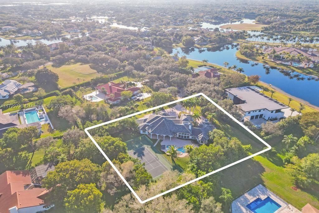 For Sale: $5,179,000 (6 beds, 6 baths, 7488 Square Feet)