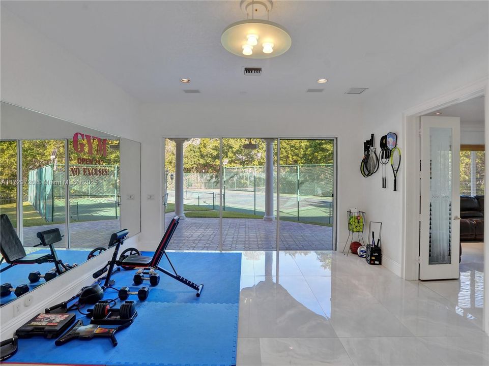For Sale: $5,179,000 (6 beds, 6 baths, 7488 Square Feet)