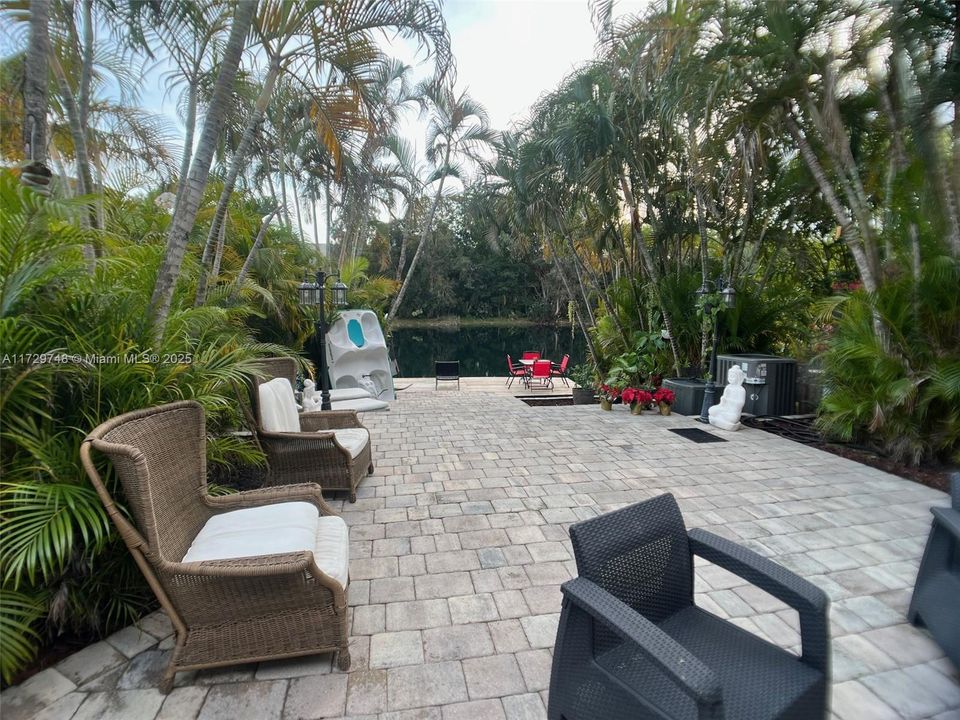 Recently Sold: $599,000 (3 beds, 2 baths, 1680 Square Feet)