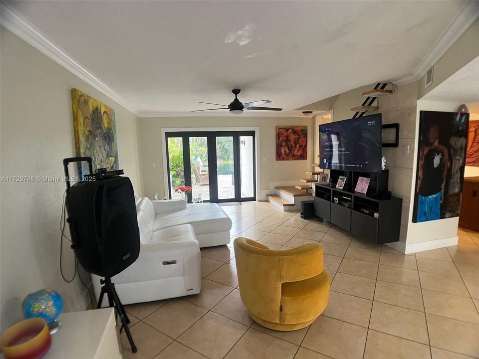 Recently Sold: $599,000 (3 beds, 2 baths, 1680 Square Feet)