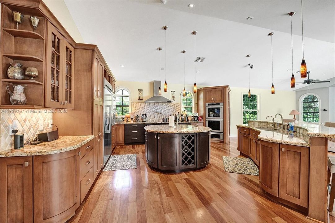 For Rent: $14,500 (4 beds, 3 baths, 5038 Square Feet)