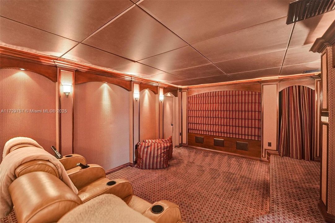 For Rent: $14,500 (4 beds, 3 baths, 5038 Square Feet)