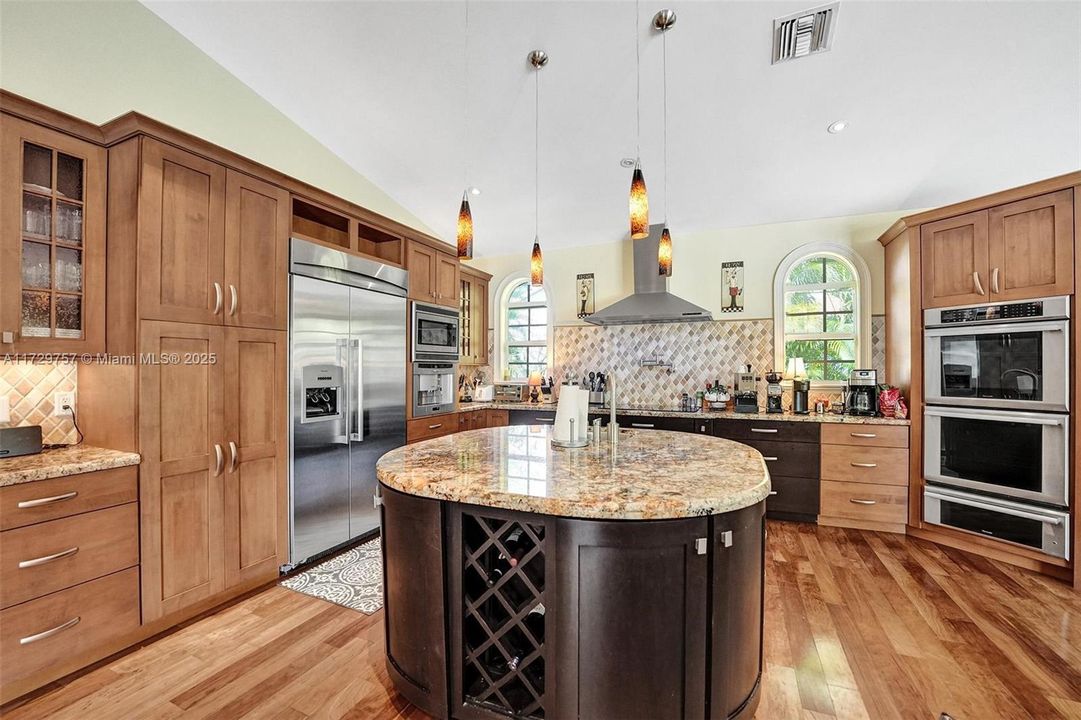 For Rent: $14,500 (4 beds, 3 baths, 5038 Square Feet)