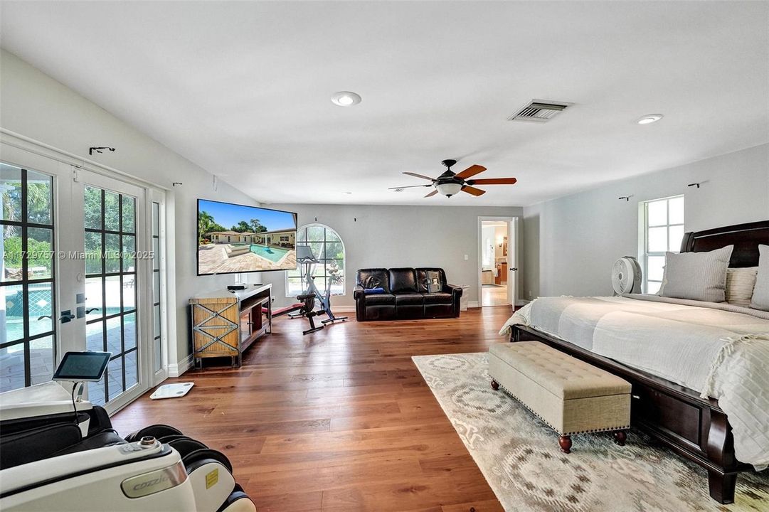 For Rent: $14,500 (4 beds, 3 baths, 5038 Square Feet)