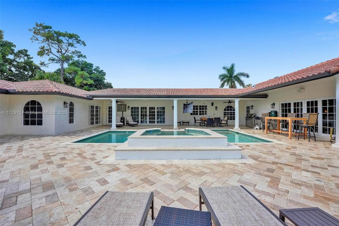 For Rent: $14,500 (4 beds, 3 baths, 5038 Square Feet)