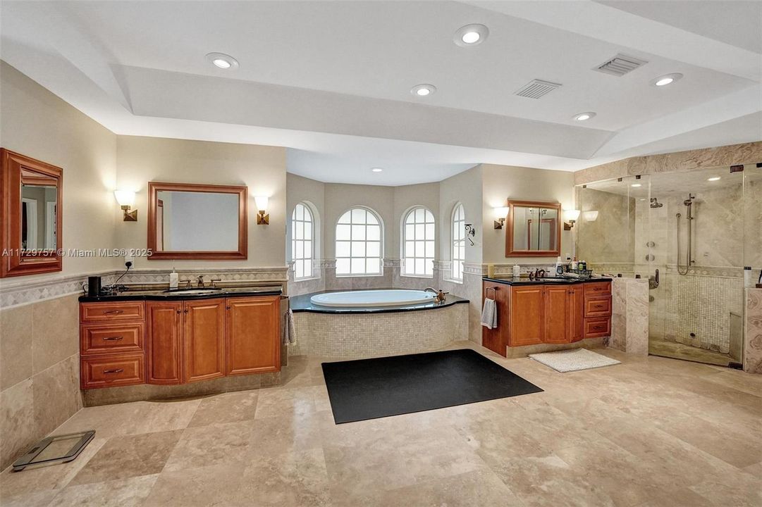 For Rent: $14,500 (4 beds, 3 baths, 5038 Square Feet)