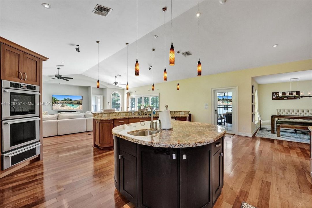 For Rent: $14,500 (4 beds, 3 baths, 5038 Square Feet)