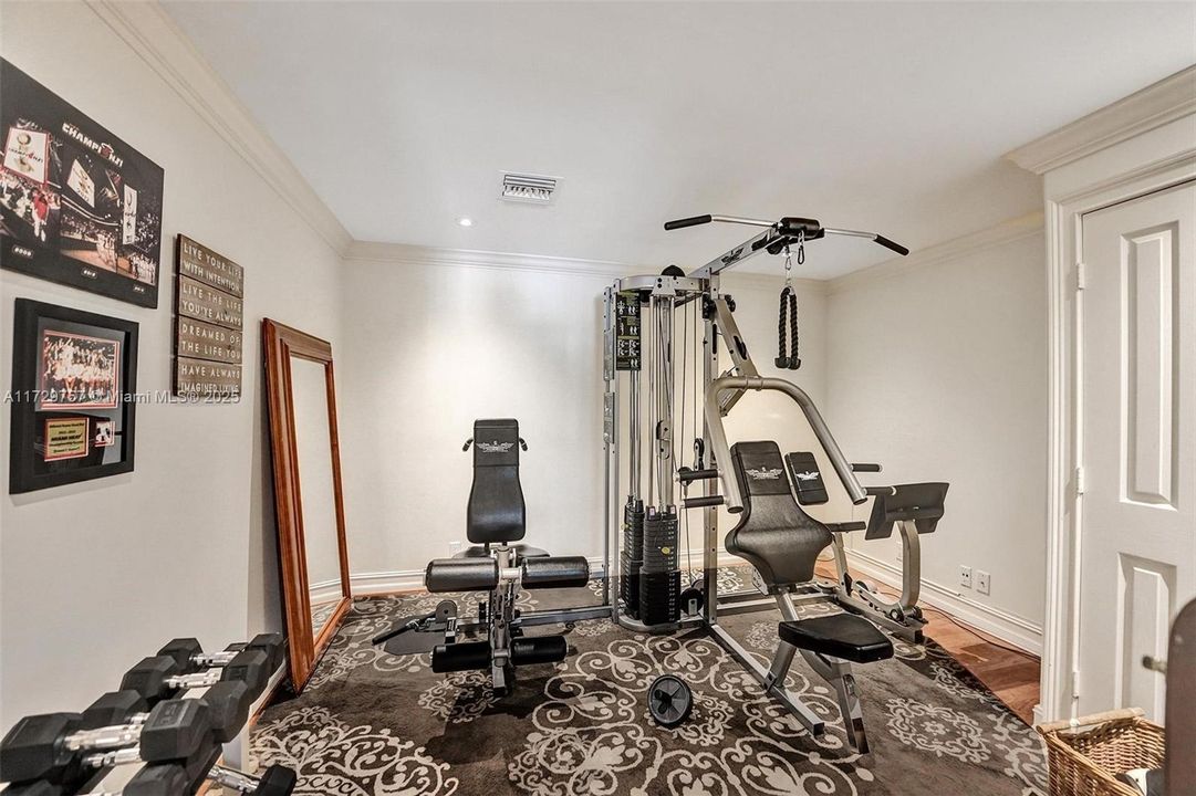 For Rent: $14,500 (4 beds, 3 baths, 5038 Square Feet)