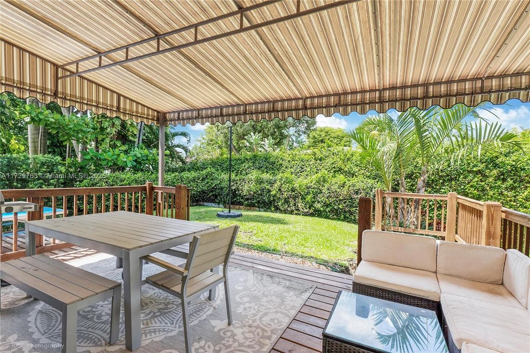 待售: $1,250,000 (4 贝兹, 3 浴室, 1774 平方英尺)