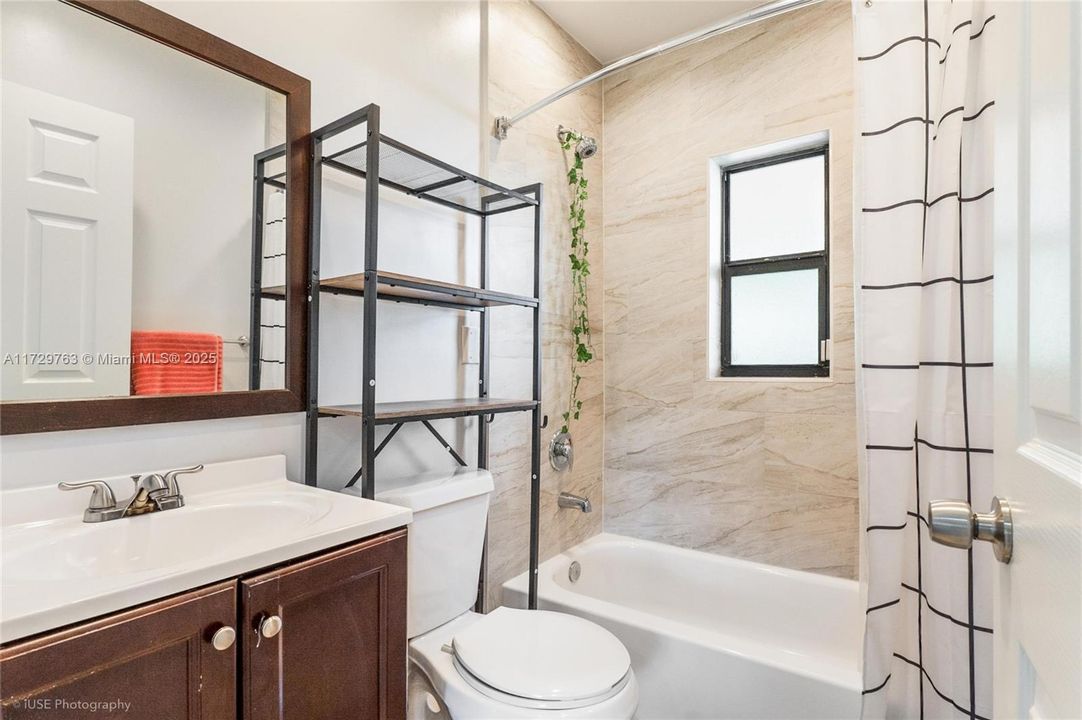 待售: $1,250,000 (4 贝兹, 3 浴室, 1774 平方英尺)