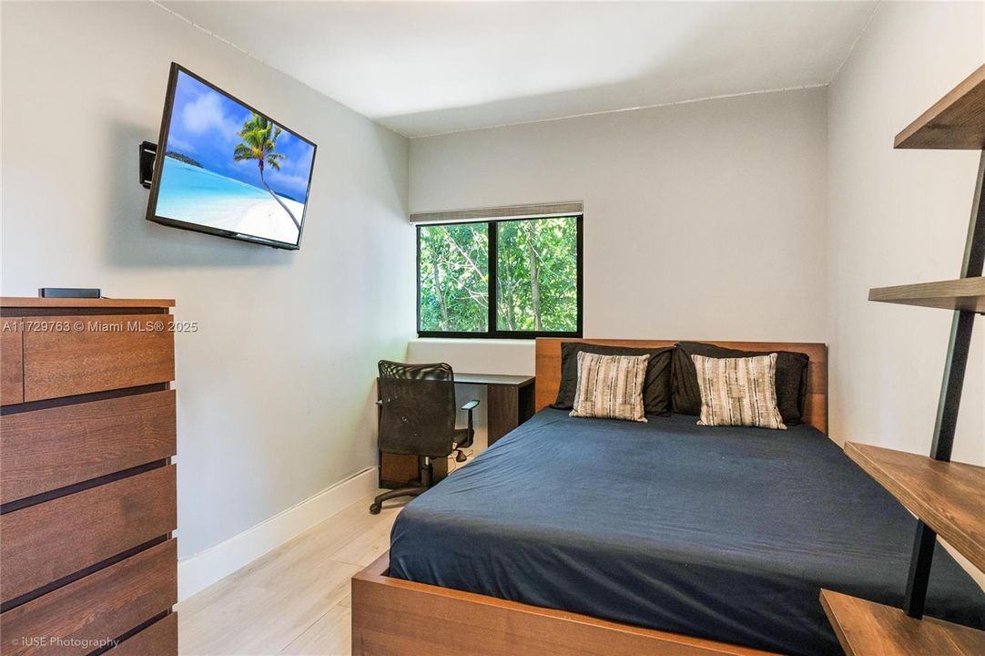 待售: $1,250,000 (4 贝兹, 3 浴室, 1774 平方英尺)